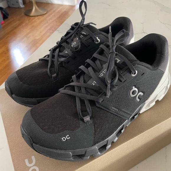 Women’s size 9 wide Cloudflyer 4 brand new in box. - Picture 3 of 4